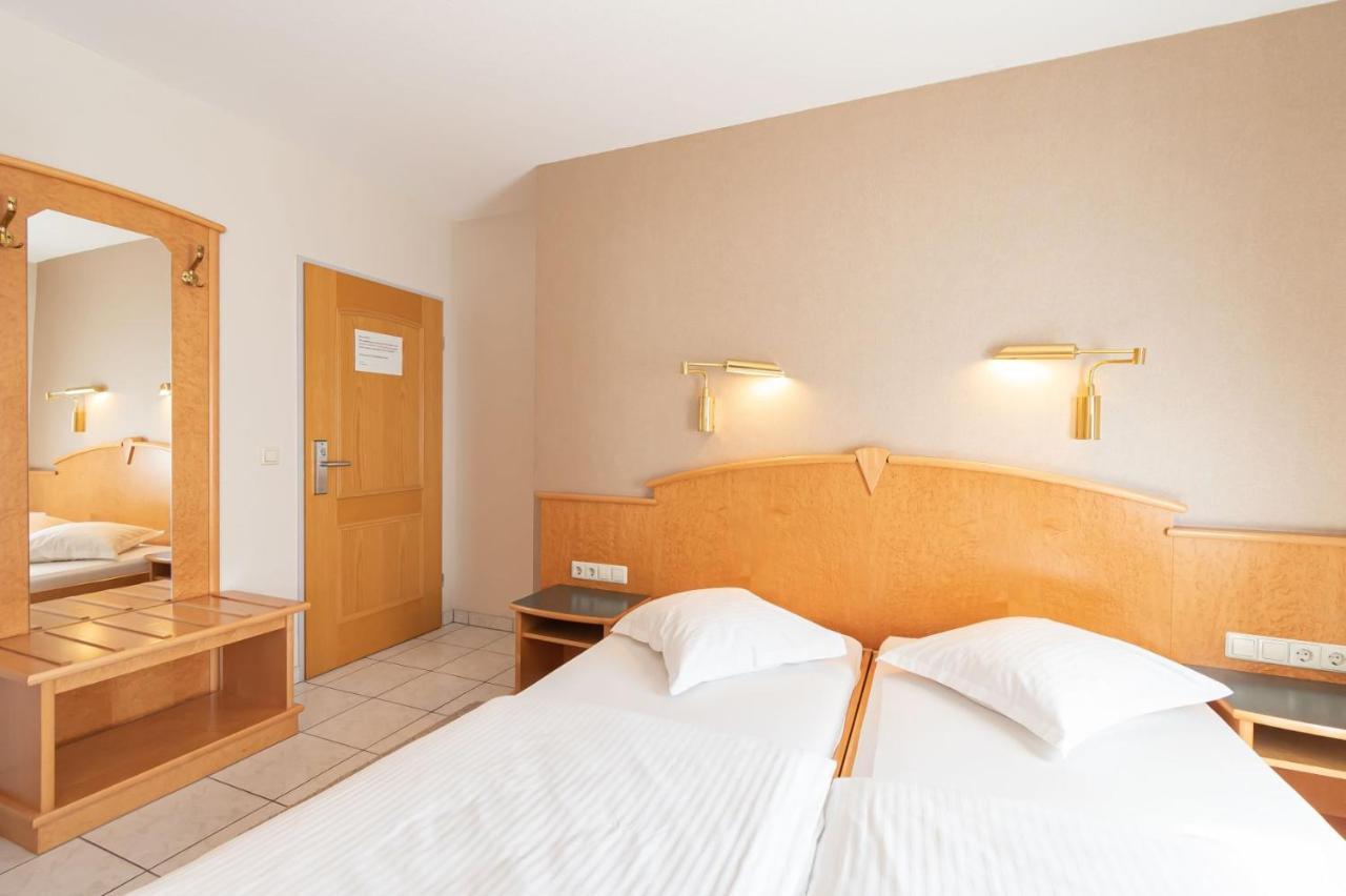 Hotel Re'Ser Stuff Roeser Eksteriør billede