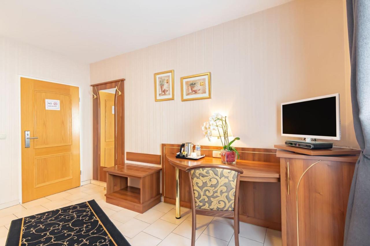 Hotel Re'Ser Stuff Roeser Eksteriør billede