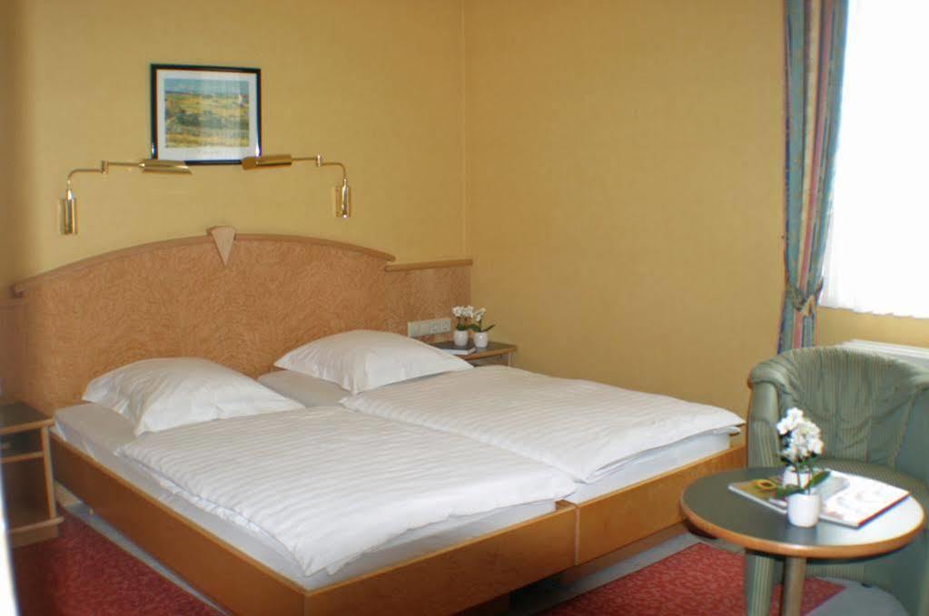 Hotel Re'Ser Stuff Roeser Eksteriør billede